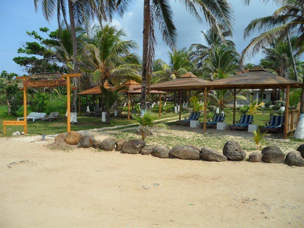 Paraiso Beach Hotel Brig Bay Exteriör bild